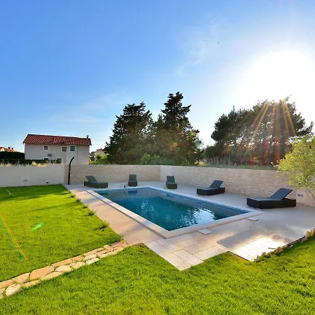 Lovely Child-friendly In Near Sea וילה ויר