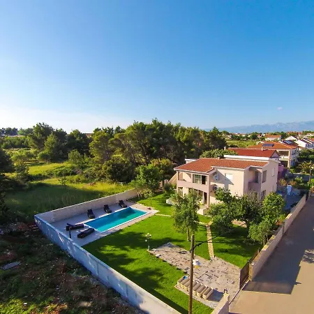 Lovely Child-friendly In Near Sea וילה