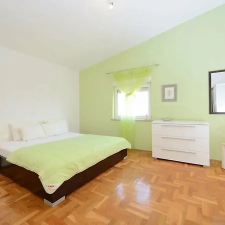 Lovely Child-friendly In Near Sea