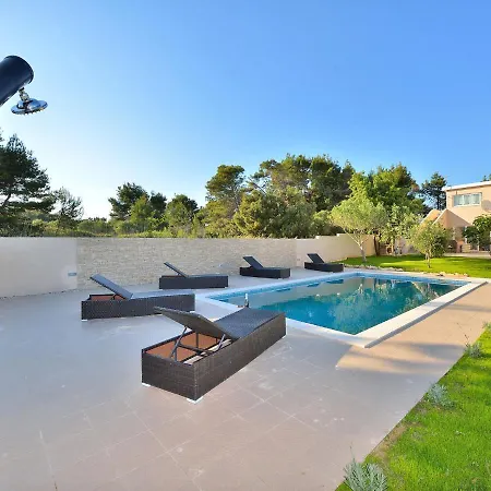 Lovely Child-friendly In Near Sea Villa