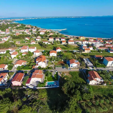 Villa Lovely Child-friendly In Near Sea *